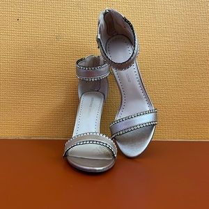 Women’s size 6.5M Adrienne Vittadini shoe